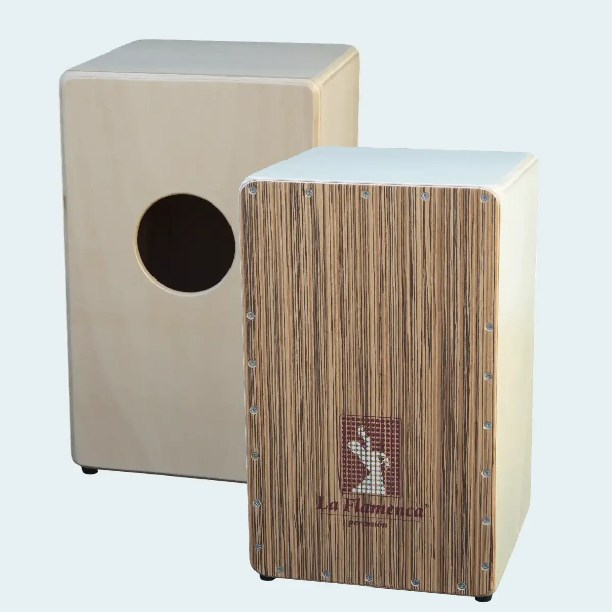 Cajón flamenco amateur modelo Malagueña con acabado en laca natural.